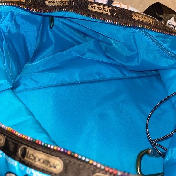 Rare OG NWT Lesportsac Toki Doki over the shoulder duffel bag w/ bearbrick charm - Picture 7 of 8